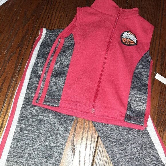 New Boy's 24 Month 2-Piece Jogging Outfit- Sleeveless Zip Shirt Pants Du… - Picture 1 of 3